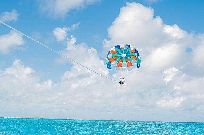 1 Hour Private Parasailing Charter, Grace Bay, Providenciales - Music, Cameras, and the Photo Package Choice
