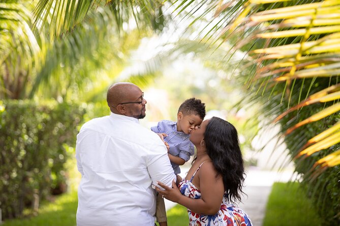 1 Hour Private Professional Portraits in Grace Bay Beach - Renau’s Shooting Style: Poses, Expressions, and Helpful Direction