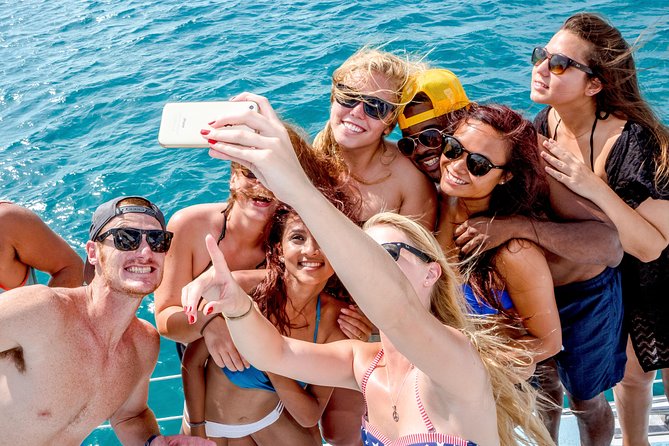 Family Catamaran & Snorkeling Cruise Turks & Caicos - Seating, groups, and what the boat experience feels like
