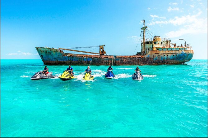 Ghost Freighter Seafari ( abandoned shipwreck) - Stop 1: La Famille wreck and the “Ghost Freighter” view