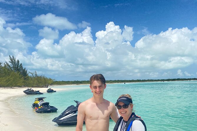 Ghost Shipwreck and Noah’s Ark Tiki Bar Guided Tour - Stop 1: La Famille Express shipwreck on Long Bay Beach