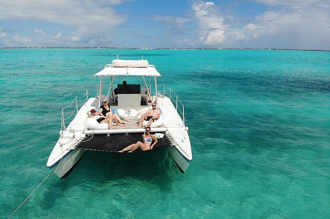 Half Day Private Charter of the Caicos Cays - Comfort + food + full drinks: the onboard value people remember