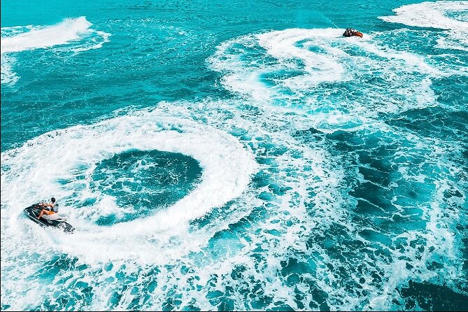Jet Skiing around La famille ship and smaller pristine cays - La Famille Express: the ghost ship you can actually get close to
