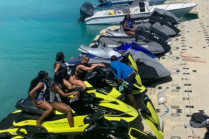 Jet Skiing around La famille ship and smaller pristine cays - Who this jet ski tour fits best
