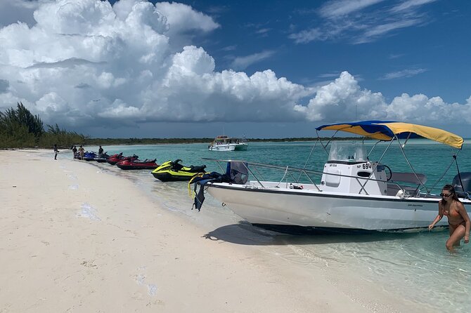 Lunch Seafari to pristine cays, shipwreck and lunch at TIKI BAR - Small-Group Attention: Why Max 20 Is a Big Deal
