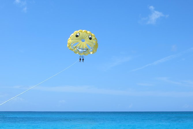 Parasailing Grand Turk - The bumpy boat part: reality check before the calm sky