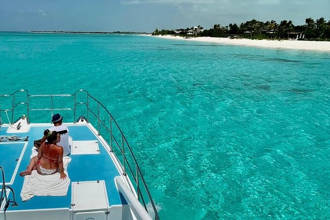 Private 4-Hour Catamaran Tour from Providenciales in Turks and Caicos - Stop 2: Little Water Cay and the Iguana Island Angle