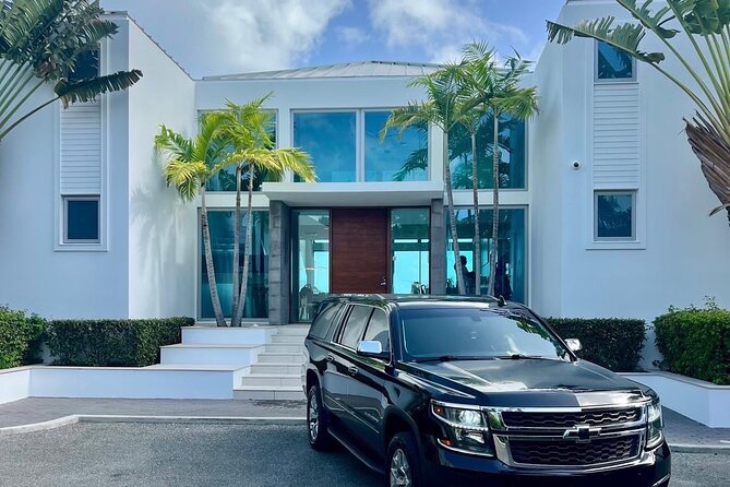 Private Luxury Providenciales Intl Airport Roundtrip Transfer - Drivers who make it personal (even on a short ride)