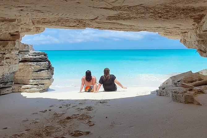 Private Reef, Beach and Sandbar Tour from Providenciales - Your light lunch and open bar: where the value really shows