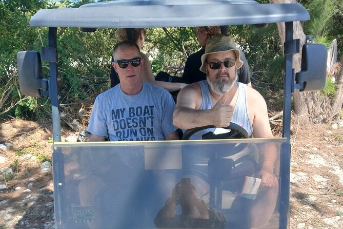 PRJ Golf cart rental in Grand Turk - Service level: when you get help, it matters
