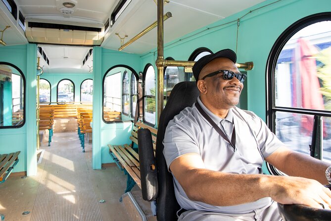 Trolley Island Tour: Conch Show, Full Lunch, History, 3.5 hours - Grace Bay and Castaways Conch Bar: The Conch-Focused Finish