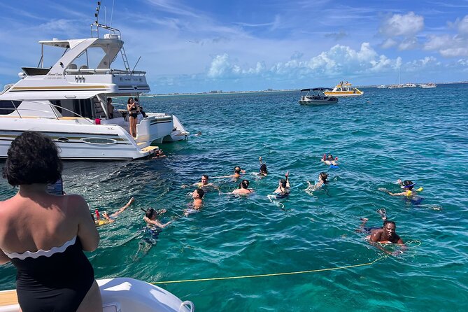 Turks and Caicos Full-Day Luxury Private Yacht Charter - Open bar freedom: what unlimited drinks actually changes